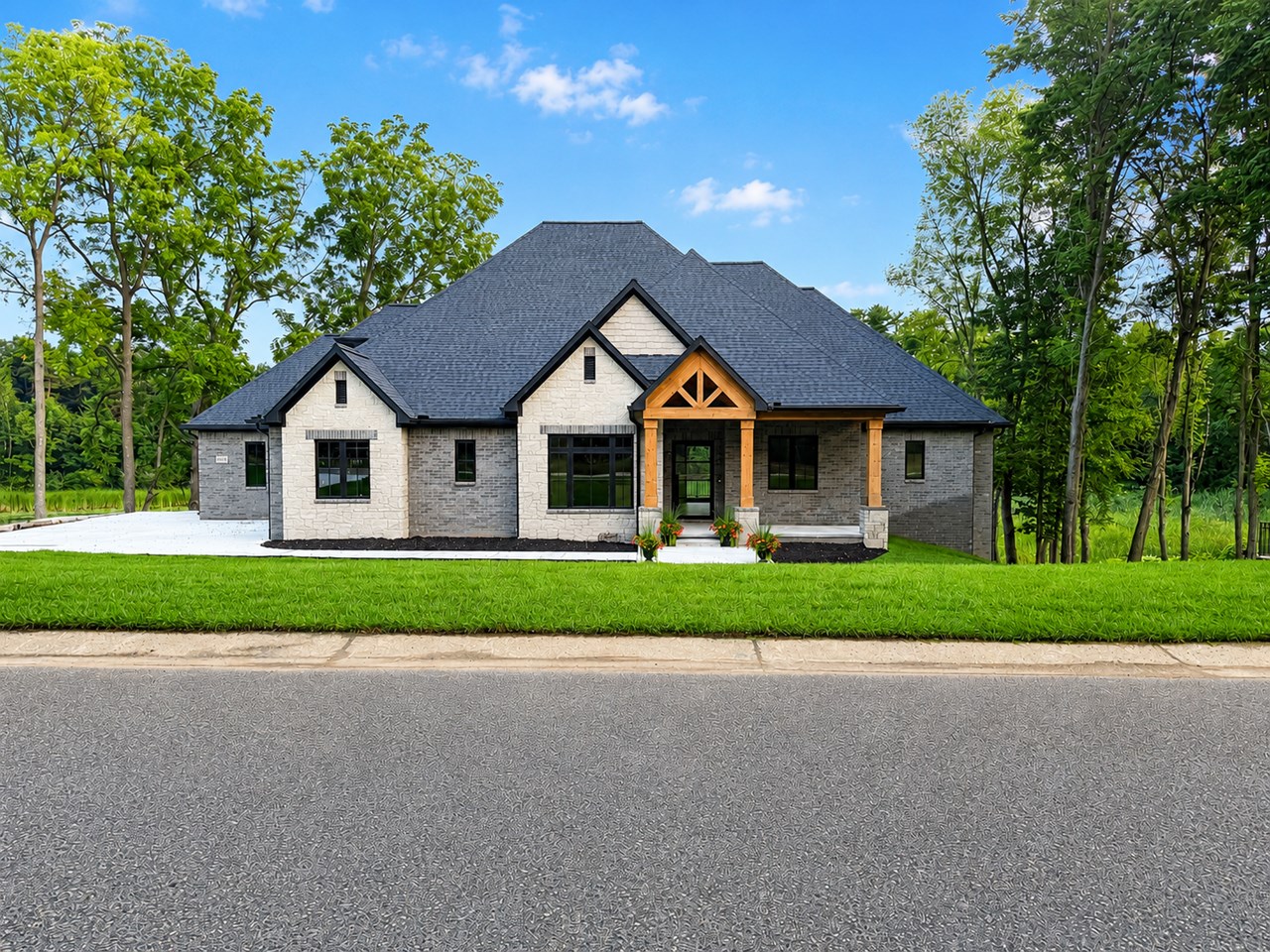 1059 Iroquois Trail
